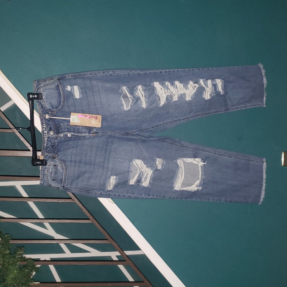 NWT Distressed 90's Boyfriend Style Denim